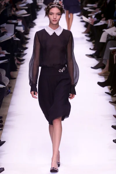 Look 10